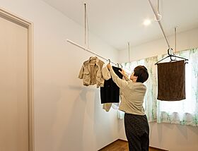 大東住宅株式会社の施工事例「家事から子育て・仕事・趣味までハイスぺな“桧の家”」の画像9