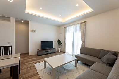 シンプルモダンスタイルのリビング 家'Sハセガワ株式会社の事例画像