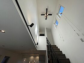 家'Sハセガワ株式会社の施工事例「○○ギャラリー【上越市・オシャレな階段・アイランドテーブル・家事楽】」の画像3