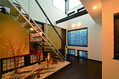 家'Sハセガワ株式会社の施工事例「粋 ~SUI~【上越市・坪庭・回遊家事動線・吹抜け・和モダン・オシャレ】」の画像