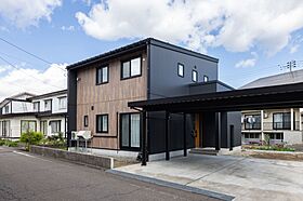 家'Sハセガワ株式会社の施工事例「ママの笑顔が増える家【妙高市・回遊家事動線・間接照明・全館空調・書斎】」の画像2