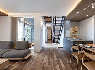 家'Sハセガワ株式会社の施工事例「モデルハウス寛【上越市・庭のある家・和モダン・ウッドデッキ】」の画像