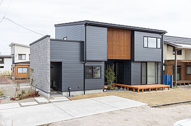 家'Sハセガワ株式会社の施工事例「モデルハウス寛【上越市・庭のある家・和モダン・ウッドデッキ】」の画像3