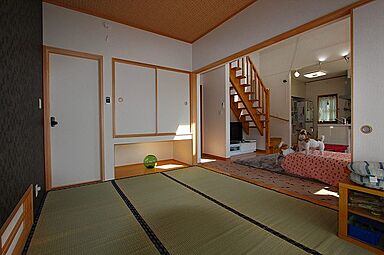 徳栄建設株式会社の施工事例「ワンちゃん達ものびのび遊べる、開放感にあふれる家」の画像3