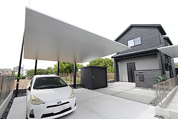 徳栄建設株式会社の施工事例「モノトーンにこだわったおしゃれな家」の画像