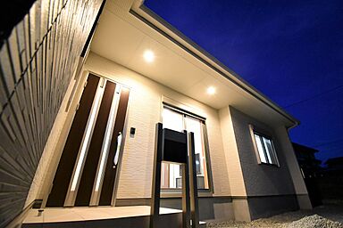 たいようホーム株式会社の施工事例「大きな本棚が設けられた施主の想いが詰まったお家」の画像10