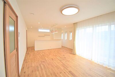 シンプルモダンスタイルのリビング たいようホーム株式会社の事例画像