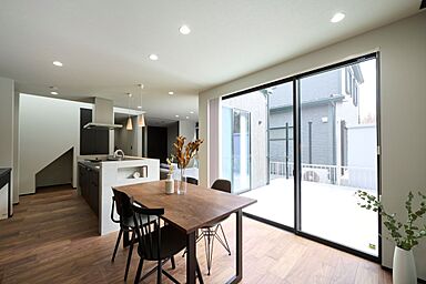 マコトホーム株式会社の施工事例「キッチンにこだわりを詰めて、調和のとれたデザイン&プラン」の画像1