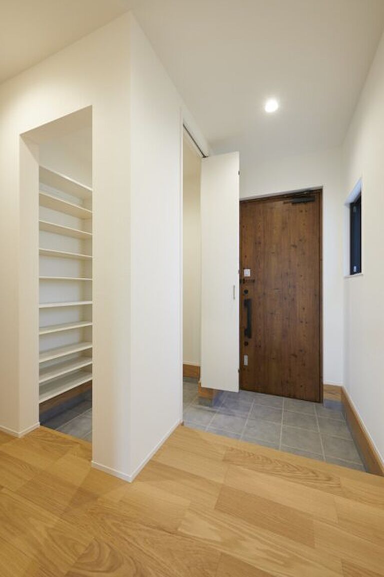 マコトホーム株式会社の公式画像_玄関11