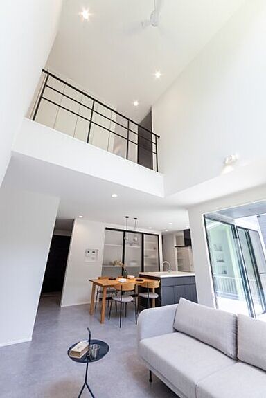 マコトホーム株式会社の施工事例「フロアタイルを採用したホテルライクな住宅」の画像4