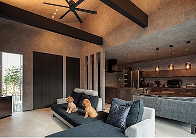 マコトホーム株式会社の施工事例「こだわりの外壁材が目を引く平屋の住まい」の画像4