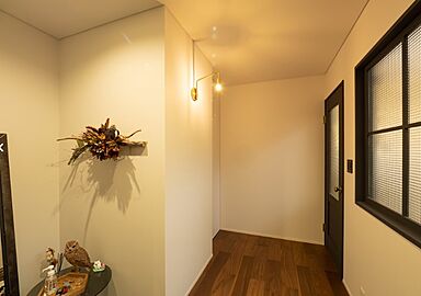 マコトホーム株式会社の施工事例「デザイナーズカフェを連想させるハイセンス住宅。」の画像3