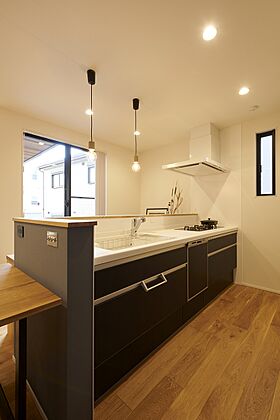 マコトホーム株式会社の施工事例「居心地を考えた、人が集まるデザイン住宅」の画像5