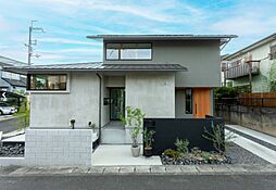 マコトホーム株式会社の施工事例「木のぬくもりと自然の光を感じる家」の画像