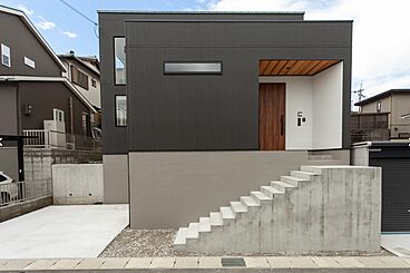 マコトホーム株式会社の施工事例「吹抜けのあるリビングがここちよい家」の画像