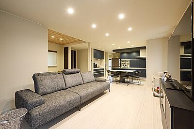 シンプルモダンスタイルのリビング ALL・IN株式会社の事例画像