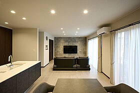 ALL・IN株式会社の施工事例「グレーで統一された広々LDKの家」の画像2