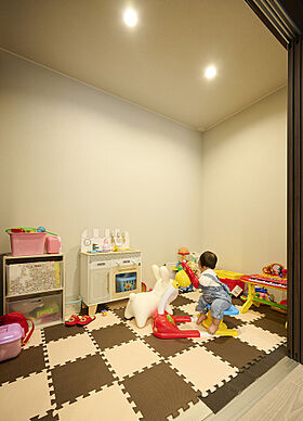 ALL・IN株式会社の施工事例「グレーで統一された広々LDKの家」の画像6