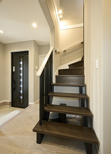 ALL・IN株式会社の施工事例「徹底して無駄をなくし、広々暮らす家」の画像2