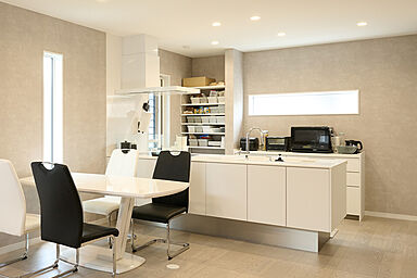 ALL・IN株式会社の施工事例「徹底して無駄をなくし、広々暮らす家」の画像4