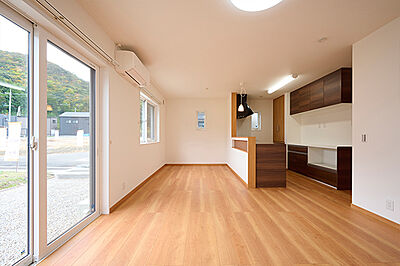 シンプルモダンスタイルのリビング 株式会社アンソホームの事例画像