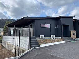 CASTLE HOMEの施工事例「薪ストーブと暮らす平屋の家」の画像