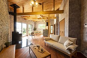 CASTLE HOMEの施工事例「薪ストーブと暮らす平屋の家」の画像3