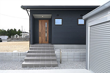 CASTLE HOMEの施工事例「一人暮らしを満喫!夢を詰め込んで叶えた平屋。3台分のガレージのある家」の画像3