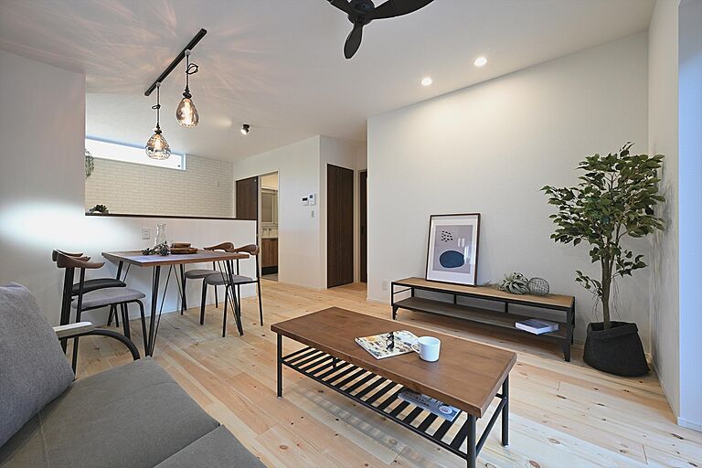 CASTLE HOMEの公式画像_リビング6