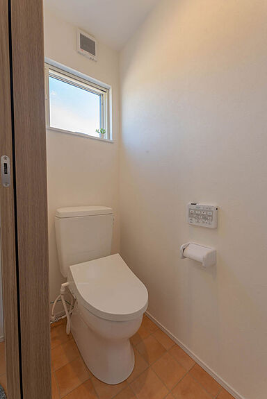 CASTLE HOMEの施工事例「車とバイク、BBQを思う存分楽しめる!仲間が集まり、自由に楽しむ平屋の住まい」の画像9