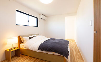 CASTLE HOMEの施工事例「ウッドデッキとLDK がつながった、休日が待ち遠しいCHILL な家」の画像8