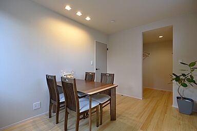 CASTLE HOMEの施工事例「シンプルモダンな空間で、ゆったりとした時間が過ごせる住まい」の画像5