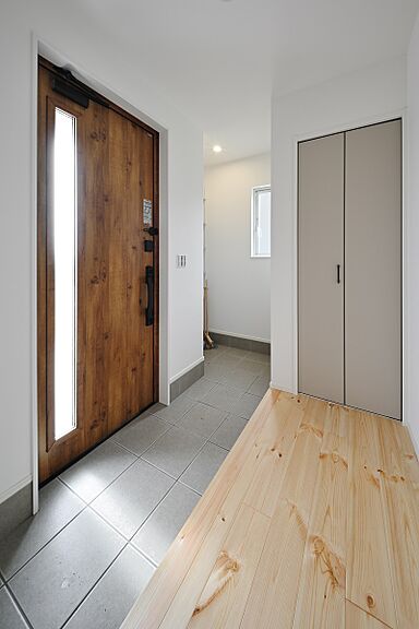 CASTLE HOMEの施工事例「スムーズな家事動線と無垢床のぬくもりを感じる家」の画像8