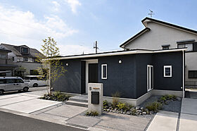 CASTLE HOMEの施工事例「趣味も家事も、自分らしく整う。落ち着いた大人の一人暮らしの平屋。」のメイン画像