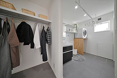 CASTLE HOMEの施工事例「子育て目線で考えた、家事がスムーズに流れる家」の画像6