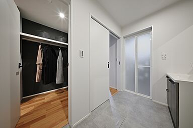 CASTLE HOMEの施工事例「勾配天井と家事動線にこだわった暮らしやすい平屋」の画像8