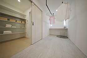CASTLE HOMEの施工事例「回遊できる家事動線とたっぷり収納。洗濯がラクになるナチュラルモダンの住まい」の画像5