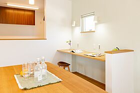 CASTLE HOMEの施工事例「黒の外観に木目が映える、深い軒が印象的な和モダン住宅」の画像3
