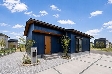 CASTLE HOMEの施工事例「22坪台で叶えた、書斎とランドリールームのある高性能な平屋」の画像