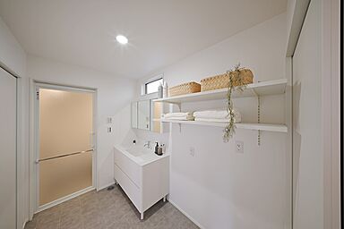 CASTLE HOMEの施工事例「22坪台で叶えた、書斎とランドリールームのある高性能な平屋」の画像10