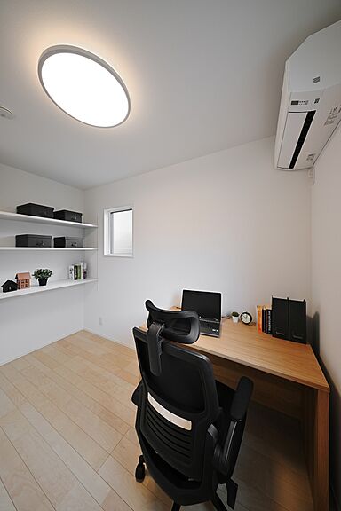 CASTLE HOMEの施工事例「22坪台で叶えた、書斎とランドリールームのある高性能な平屋」の画像6