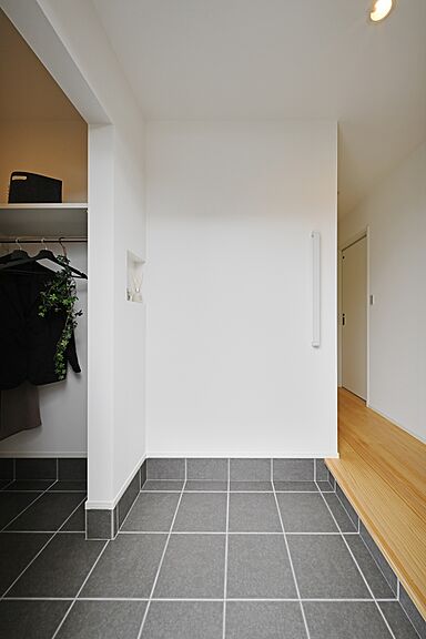 CASTLE HOMEの施工事例「22坪台で叶えた、書斎とランドリールームのある高性能な平屋」の画像9