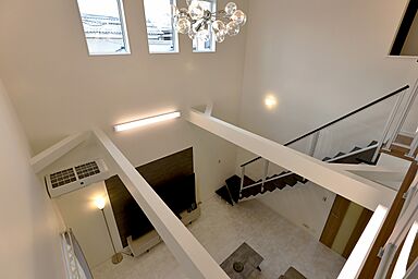 マコトホーム彦根店の施工事例「白×黒をベースとした、ラグジュアリーにまとめ上げた邸宅」の画像5