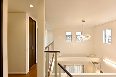 マコトホーム彦根店の施工事例「白×黒をベースとした、ラグジュアリーにまとめ上げた邸宅」の画像6