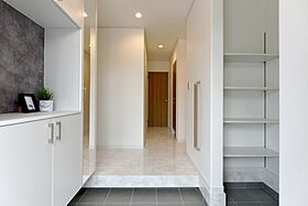 マコトホーム彦根店の施工事例「白×黒をベースとした、ラグジュアリーにまとめ上げた邸宅」の画像7