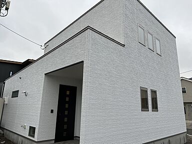 株式会社トキワ・ホームの施工事例「白いスタイリッシュな家」の画像