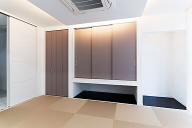 株式会社トキワ・ホームの施工事例「重厚感あるモノトーンガレージハウス」の画像5