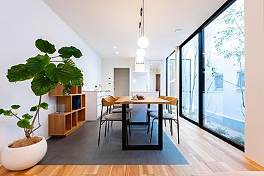 D-works株式会社の施工事例「狭さを感じさせない、中庭と自然光を取り入れた家」の画像