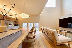 D-works株式会社の施工事例「日常に、やさしい非日常を。光と木が整える、上品なジャパンディの住まい」のメイン画像