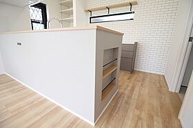 イズミ不動産株式会社の施工事例「野洲市西河原 Y様邸 吹き抜けや回遊動線などオンリーワンの邸宅」の画像5